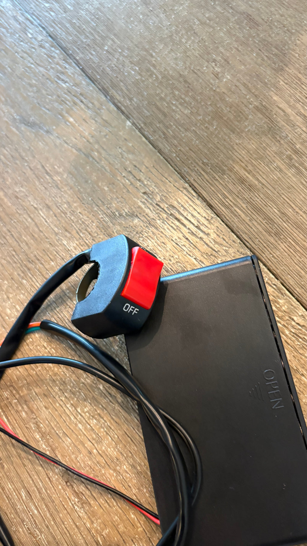 Battery Powered Rock Light
